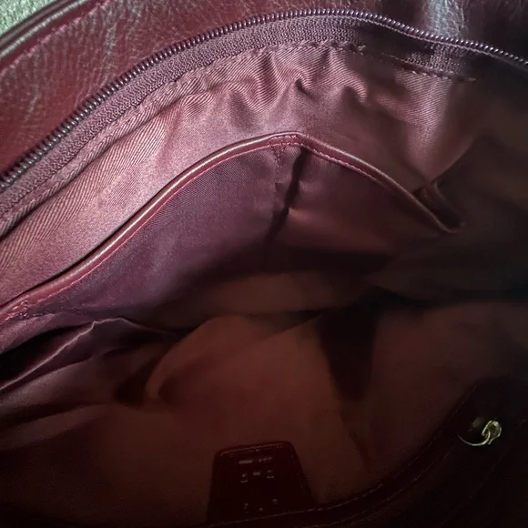 ili Genuine Leather - Picture 5 of 7